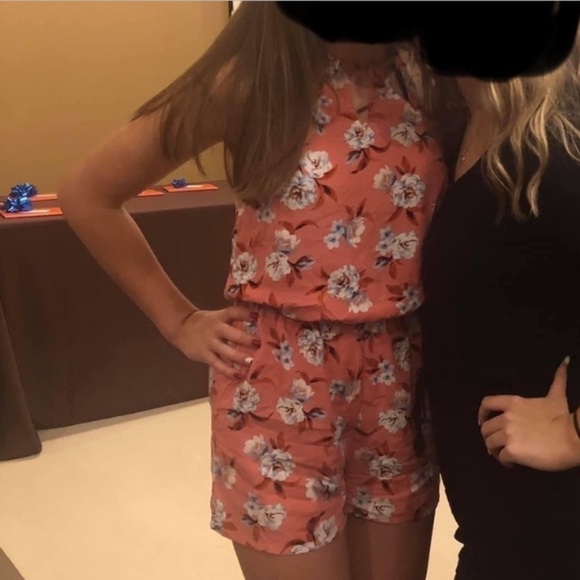 Aeropostale Pink Floral XS shorts Romper with spaghetti straps - Picture 2 of 4